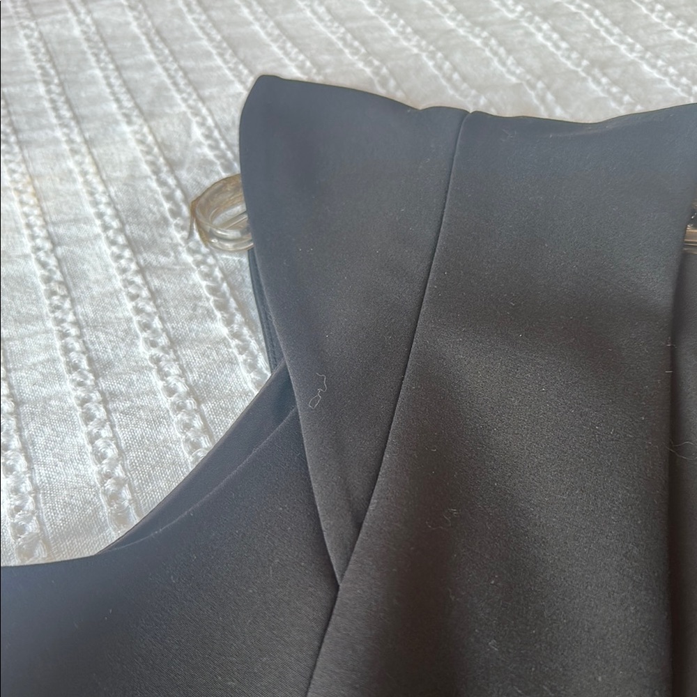 NWT BCBGMaxAzria structured sleek Black Vest Medium. High shoulders, Overlay - Picture 8 of 9
